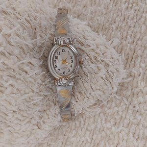 Advance Vintage 2 Tone Heart Stretch Band Quartz Wristwatch